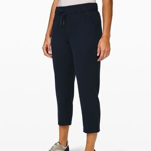 ✨ Lululemon On The Fly Crop *Woven ✨